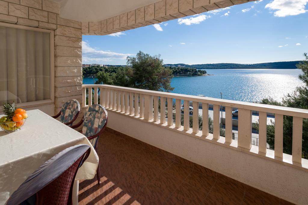 Apartments Villa Luxor Trogir Buitenkant foto