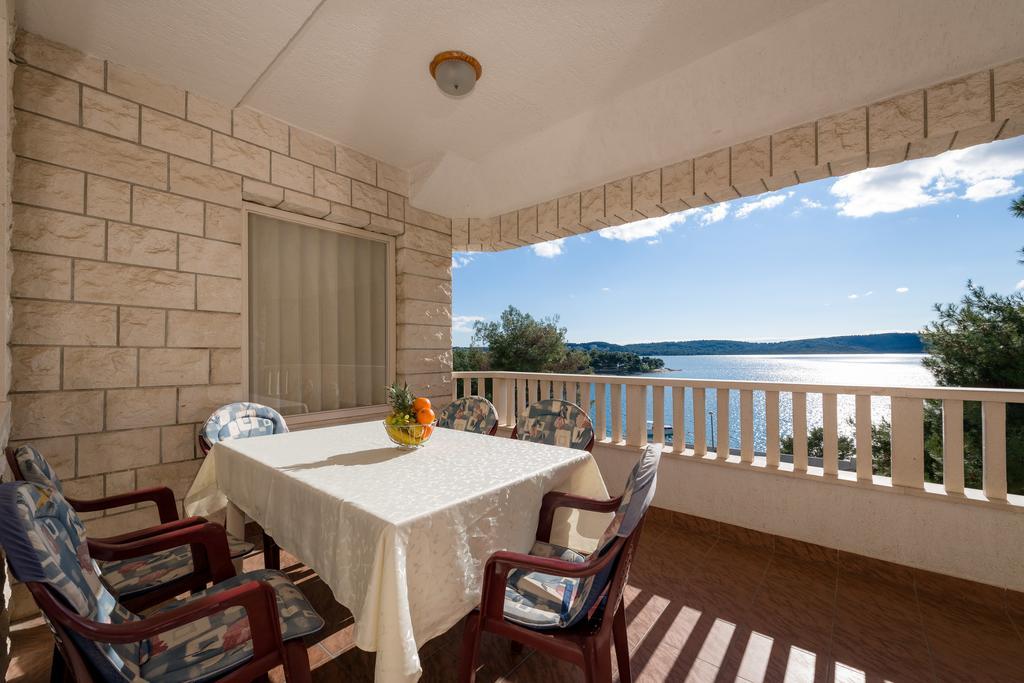 Apartments Villa Luxor Trogir Buitenkant foto