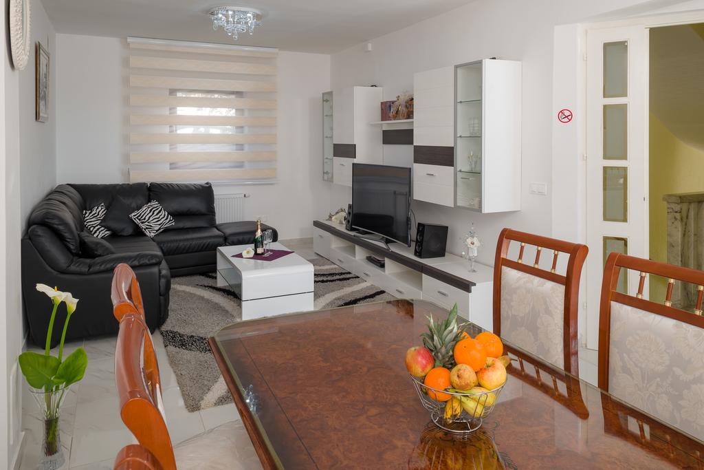 Apartments Villa Luxor Trogir Buitenkant foto