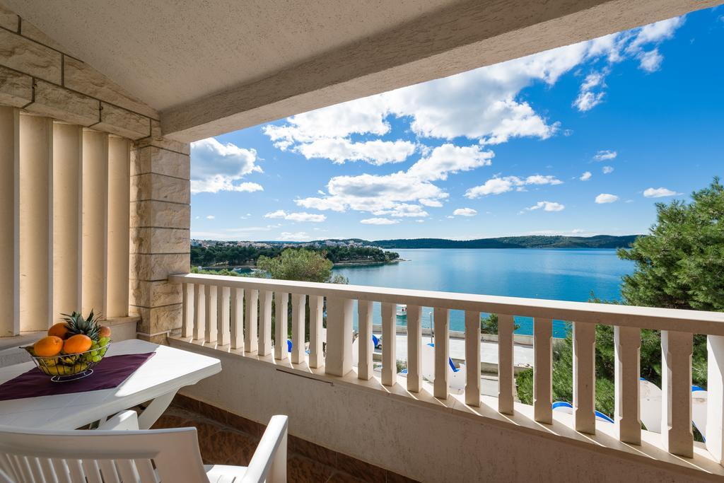 Apartments Villa Luxor Trogir Buitenkant foto