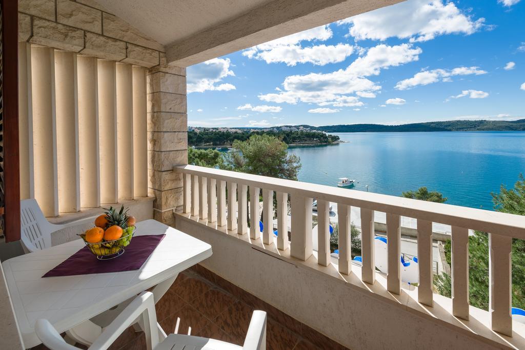 Apartments Villa Luxor Trogir Buitenkant foto