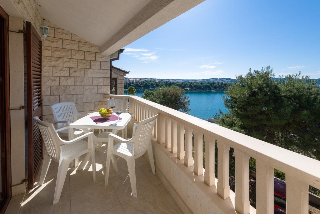 Apartments Villa Luxor Trogir Buitenkant foto
