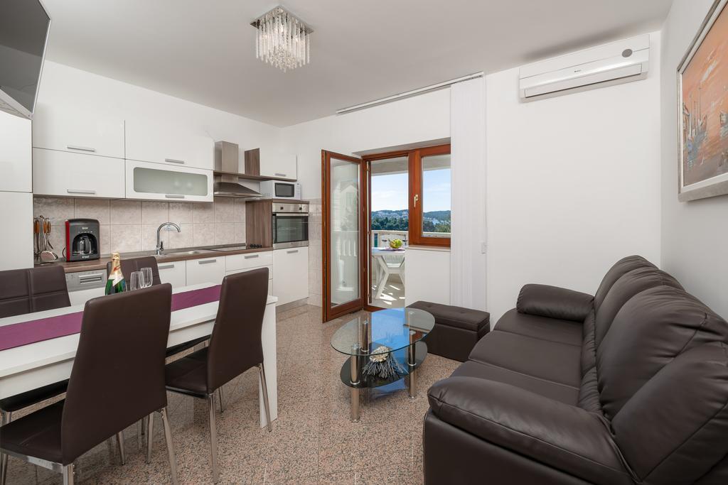 Apartments Villa Luxor Trogir Buitenkant foto