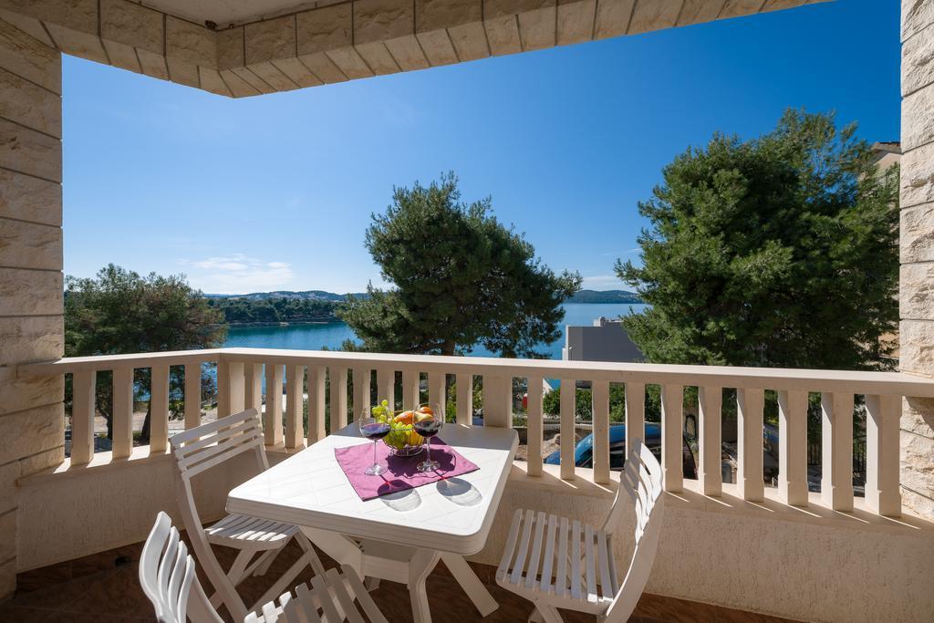Apartments Villa Luxor Trogir Buitenkant foto