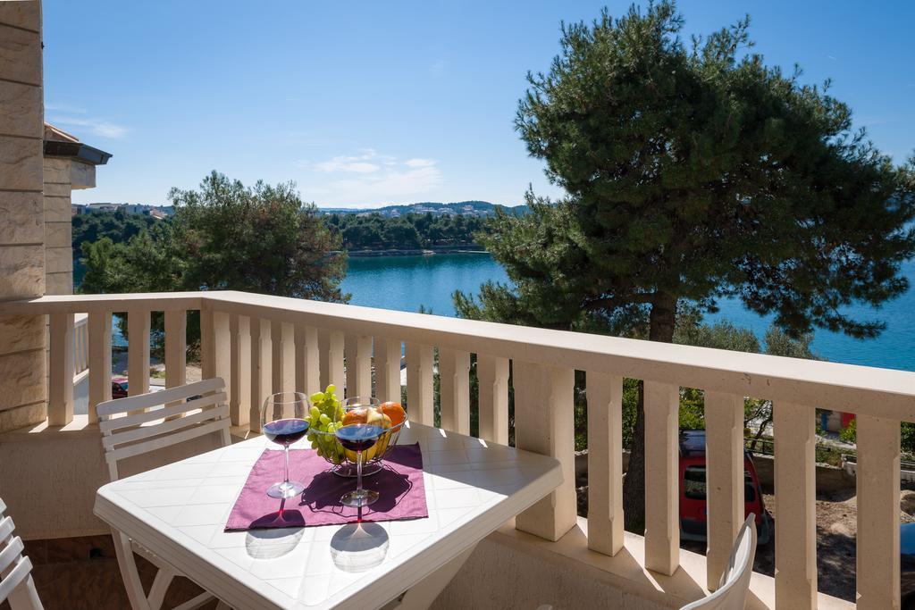 Apartments Villa Luxor Trogir Buitenkant foto