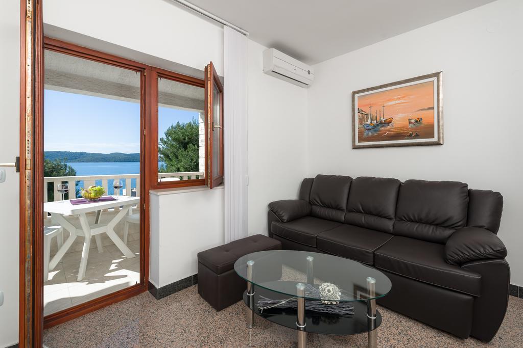 Apartments Villa Luxor Trogir Buitenkant foto