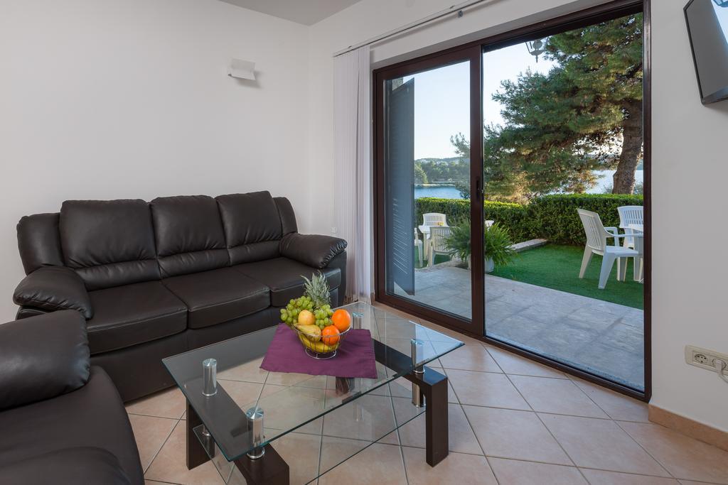 Apartments Villa Luxor Trogir Buitenkant foto