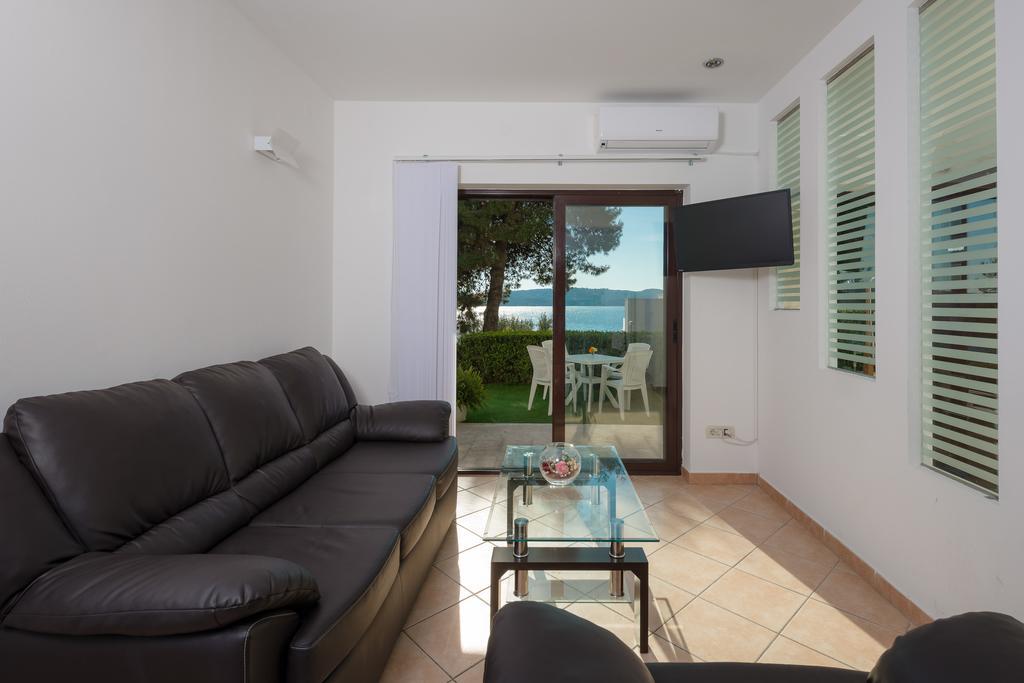 Apartments Villa Luxor Trogir Buitenkant foto