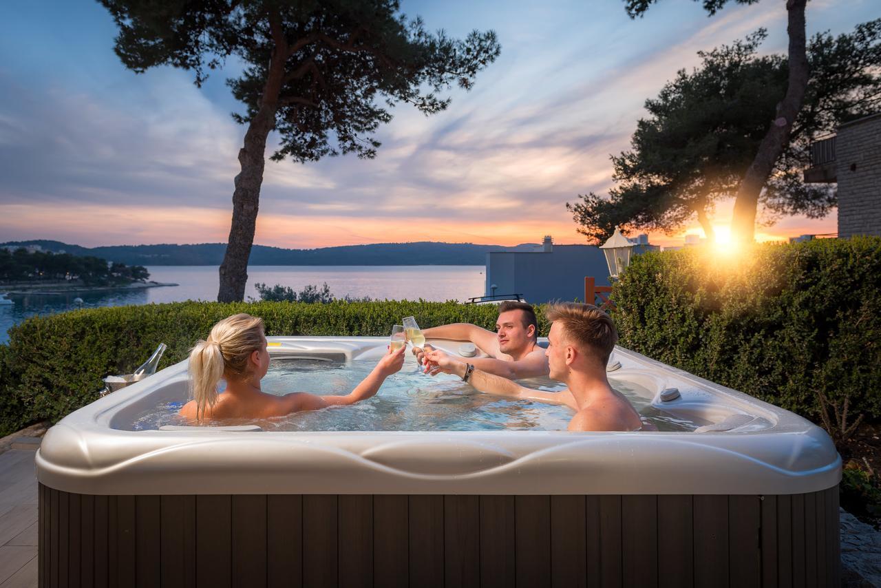 Apartments Villa Luxor Trogir Buitenkant foto