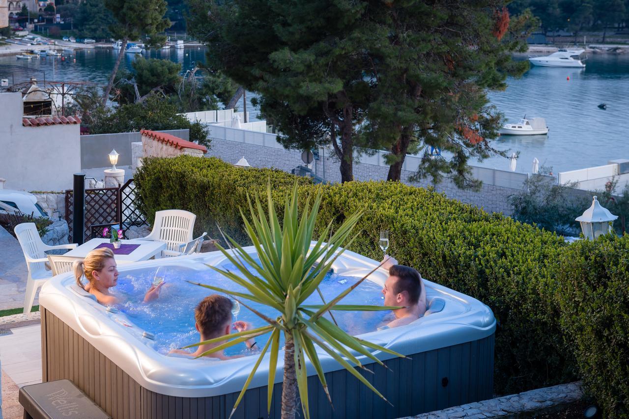 Apartments Villa Luxor Trogir Buitenkant foto