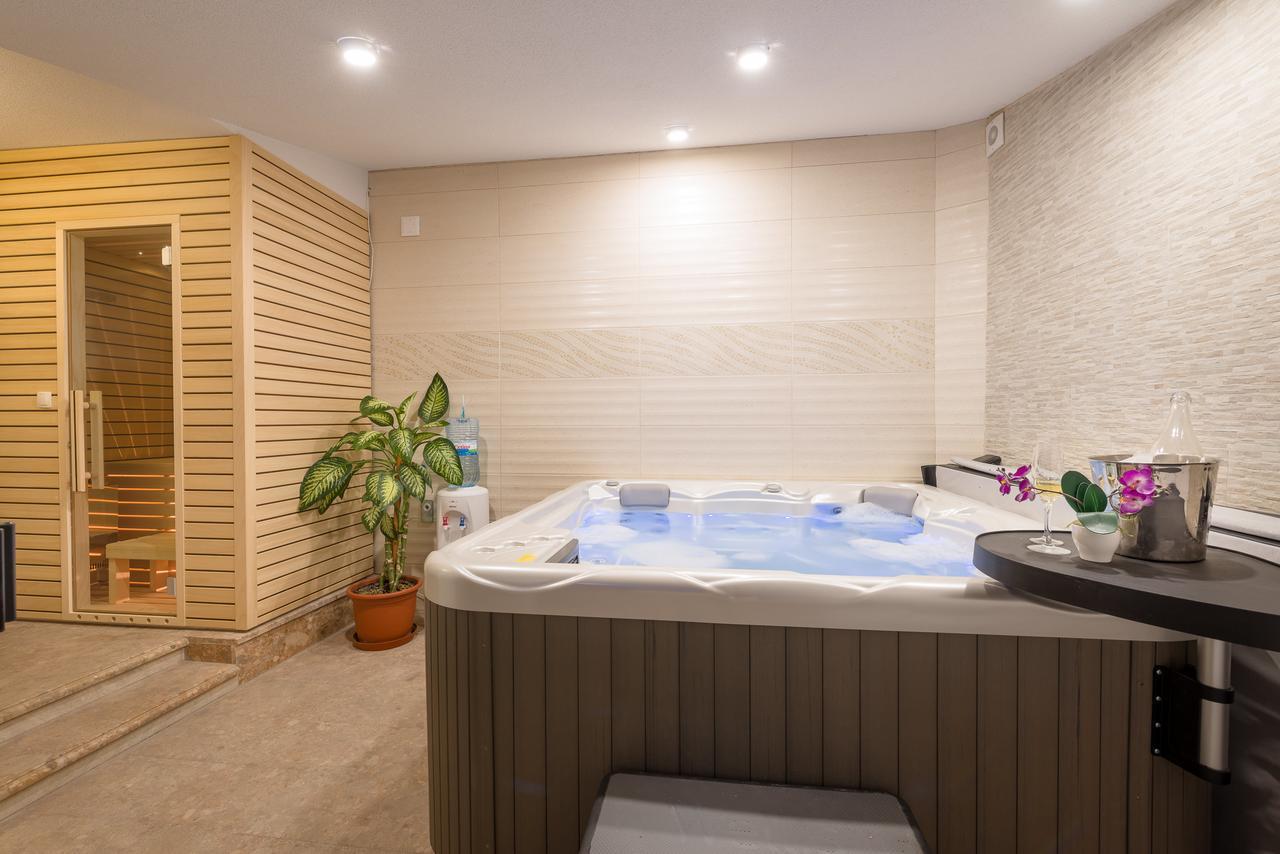 Apartments Villa Luxor Trogir Buitenkant foto